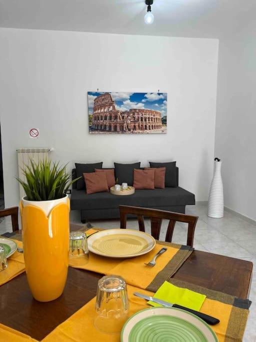 3 Fermate Dal Colosseo - Casa Vacanze Elena - 50 M Da Metro Garbatella Rom Exterior foto